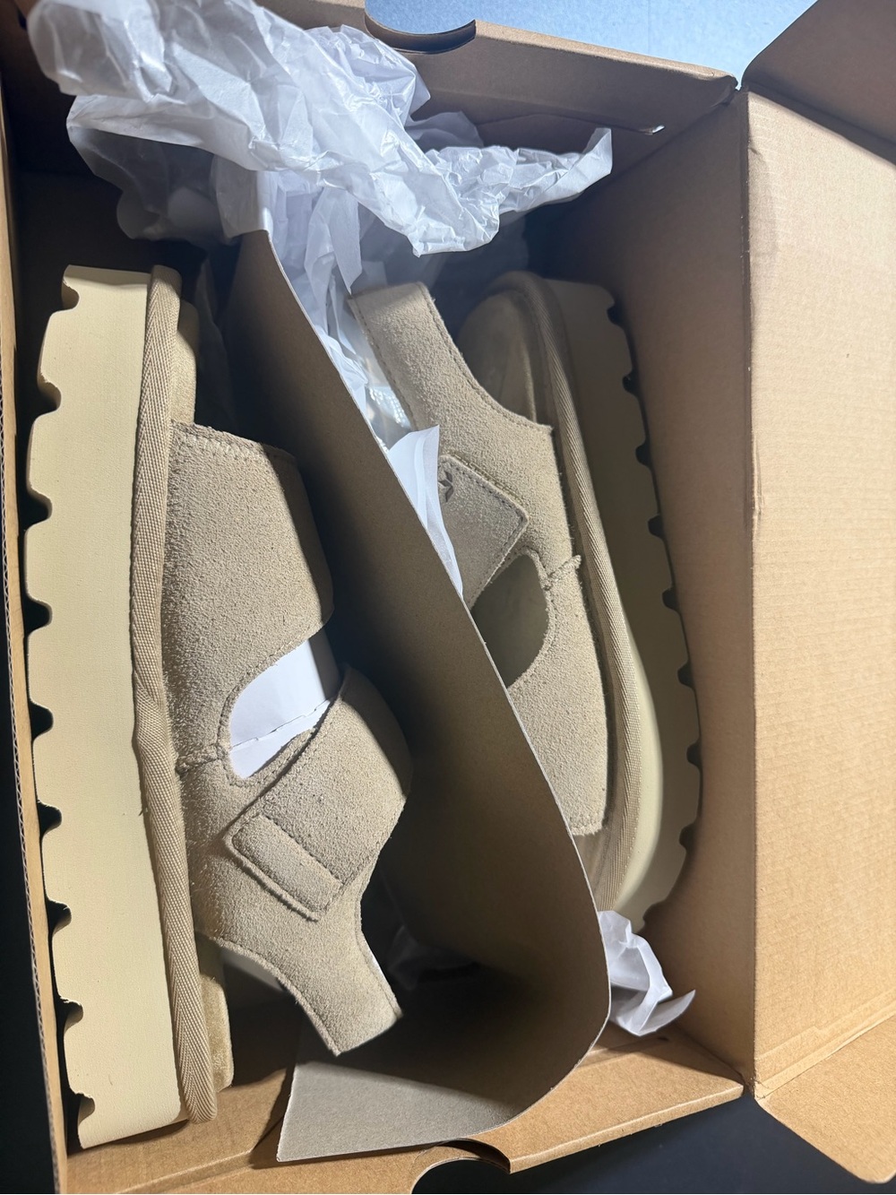 “New” TIZZ Suede Double-Strap Sandals size9 - Picture 2 of 5